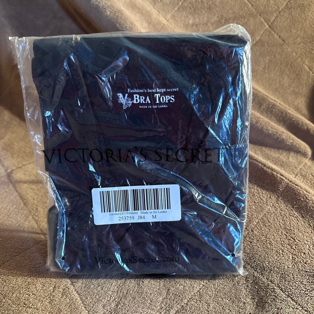 NWOT VICTORIA’S SECRET NAVY TANK TOP (MEDIUM)